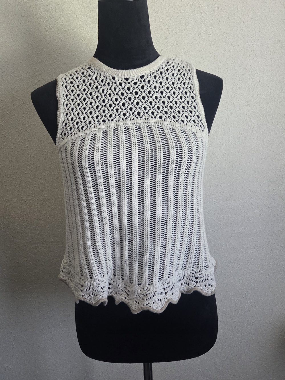 American Eagle Outfitters Cream Crochet Knit Tank Top Scallop Hem Boho Festival